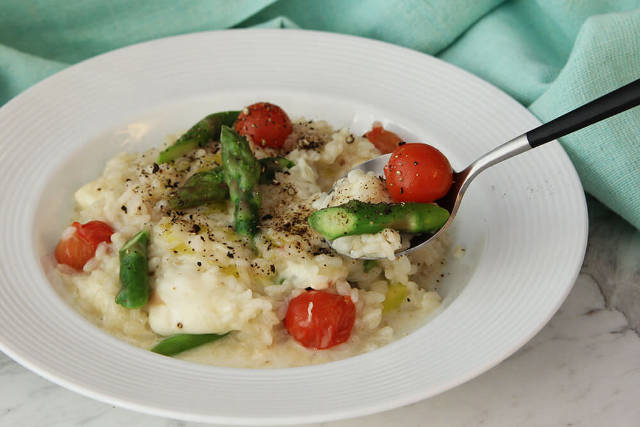 春野菜をおいしく調理！そら豆や菜の花で作る簡単リゾットレシピの画像