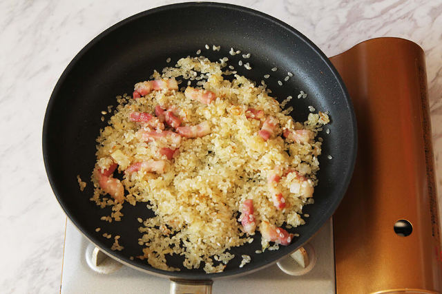 春野菜をおいしく調理！そら豆や菜の花で作る簡単リゾットレシピの画像