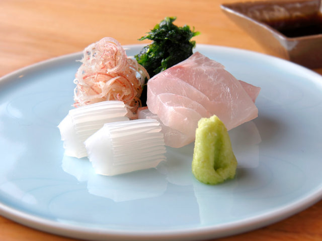 旬の素材を最大限に活かす日本料理が魅力。食通の通うエリア・荒木町の『たつや』