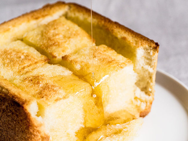 いつもの食パンがごちそうに 人気ベーカリーのシェフ8名による簡単 絶品食パンアレンジレシピ Dressing ドレッシング