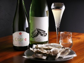 極上の牡蠣と泡酒・日本酒のおいしい隠れ家! 美人アナお気に入りの三軒茶屋『フィレンツェSAKE』