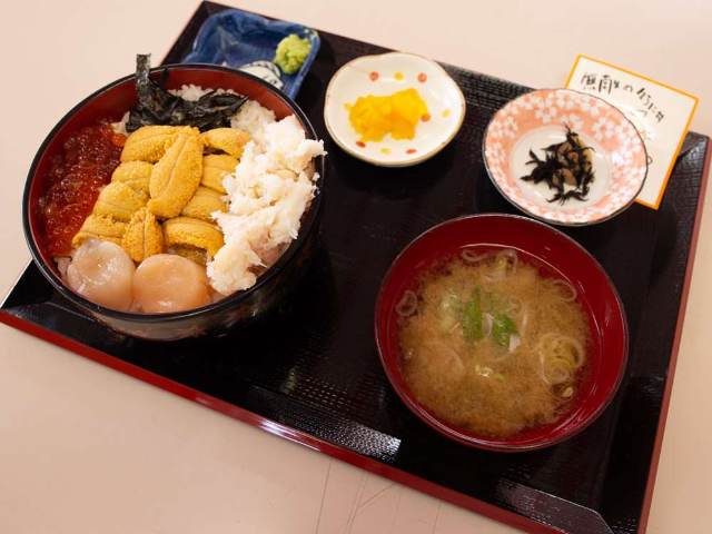 ”無敵のウニ丼”だけに終わらない、『樺太食堂』の主力たち