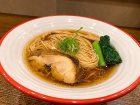 これぞ「毎日食べたいラーメン」! 名店創業メンバーによる、渾身の一杯に出逢える『麺宿 志いな』