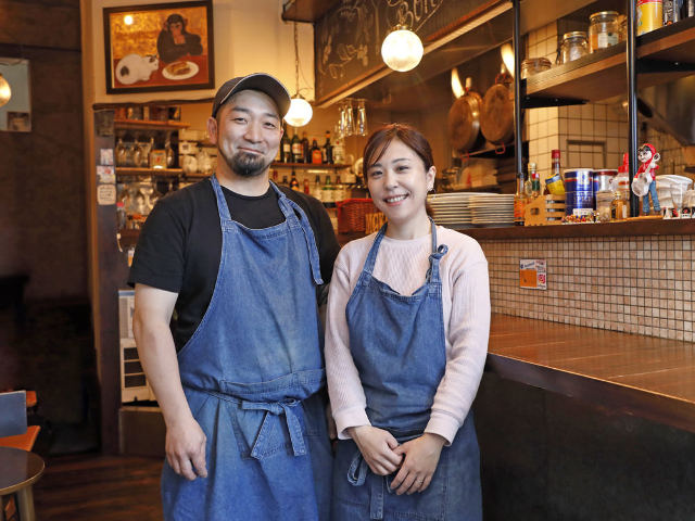 グラスワインは常時10種類以上！ 食べ飲みしながら日頃の疲れを癒したい