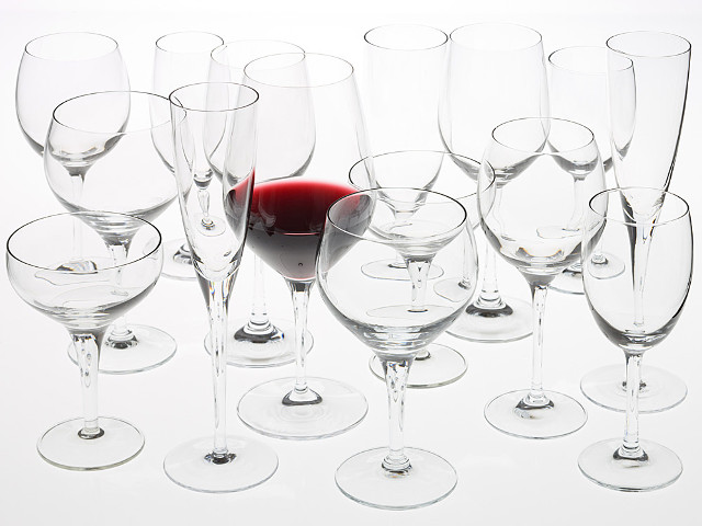 ワインの味はグラスの種類でホントに変わるの 初心者でも分かる ワイングラスの選び方 Dressing ドレッシング