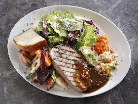【表参道】ランチの穴場!がっつり肉プレートを楽しむ、フレンチバル『バール ア ヴァン パルタージェ』